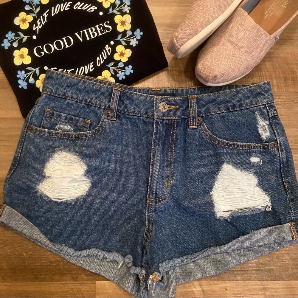 NWT High waist ripped jean shorts